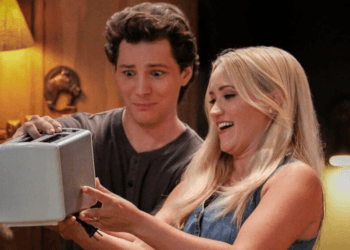 ‘Georgie & Mandy’s First Marriage’ Stars Reveal Why the Sitcom Is ‘So Relatable’ – HOT NEWS