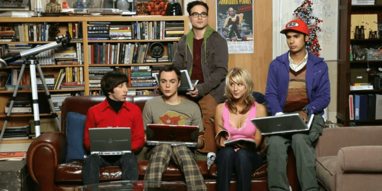 ‘The Big Bang Theory’ Cast in Real Life: All About the Roommates’ ‘Very Strange Relationship’ On Set _ NEWS USA