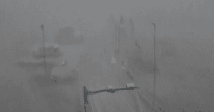 😢 Hurricane Milton: Tornado sweeps over bridge during meteorologist’s live report