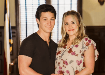 The Family Is Gathered Around The Dinner Table in ‘Georgie & Mandy’s First Marriage’ Set Image – NEWS USA